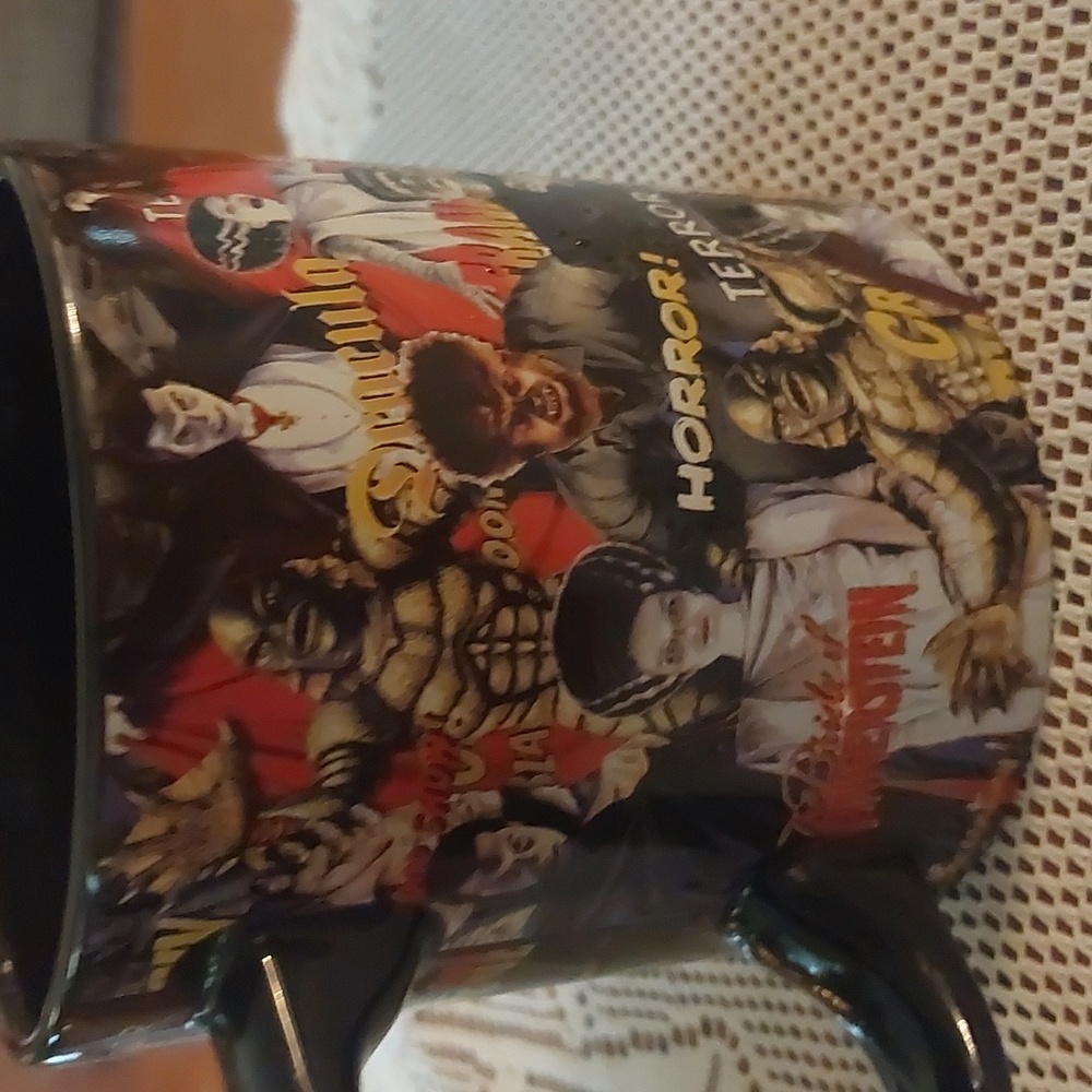 Universal Studios Monsters Horror 20 oz Mug - Picture 5 of 16